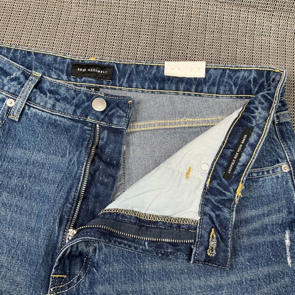 Free Assembly Womens Size 16 Blue Super High Rise Straight Jeans Distress Denim - Picture 12 of 12